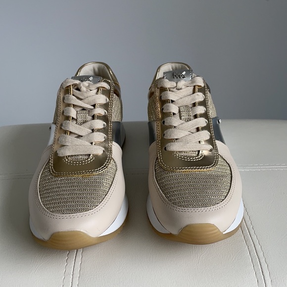 Micheal Kors Fashion Sneakers - Picture 4 of 4